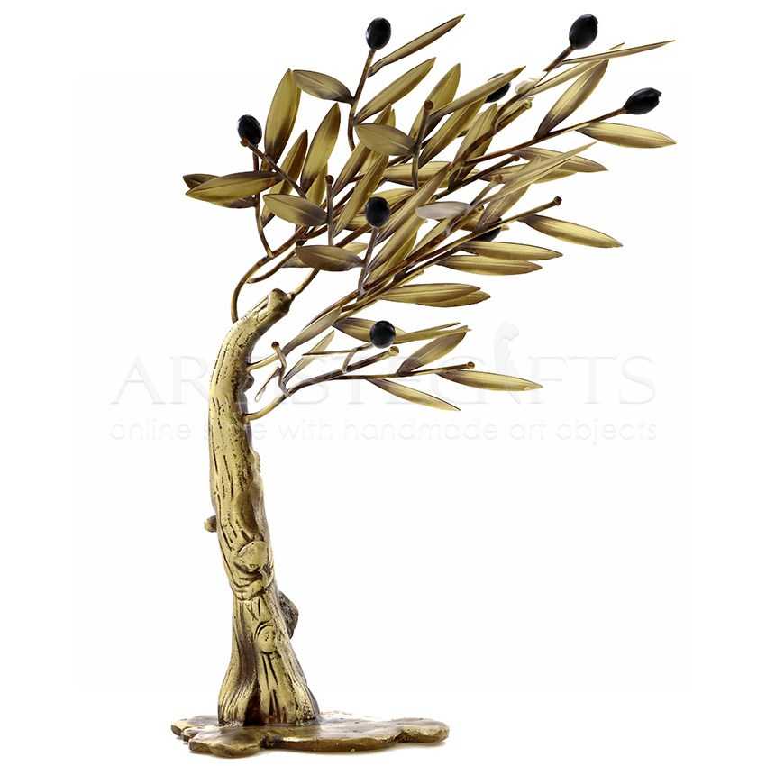 Δέντρο Ελιάς Με Χυτό Κορμό Και Ανεμοδαρμένα Κλαδιά